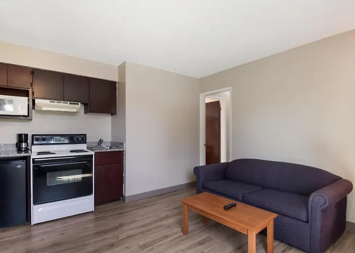 Rodeway Inn & Suites Hwy 217 & 26 W