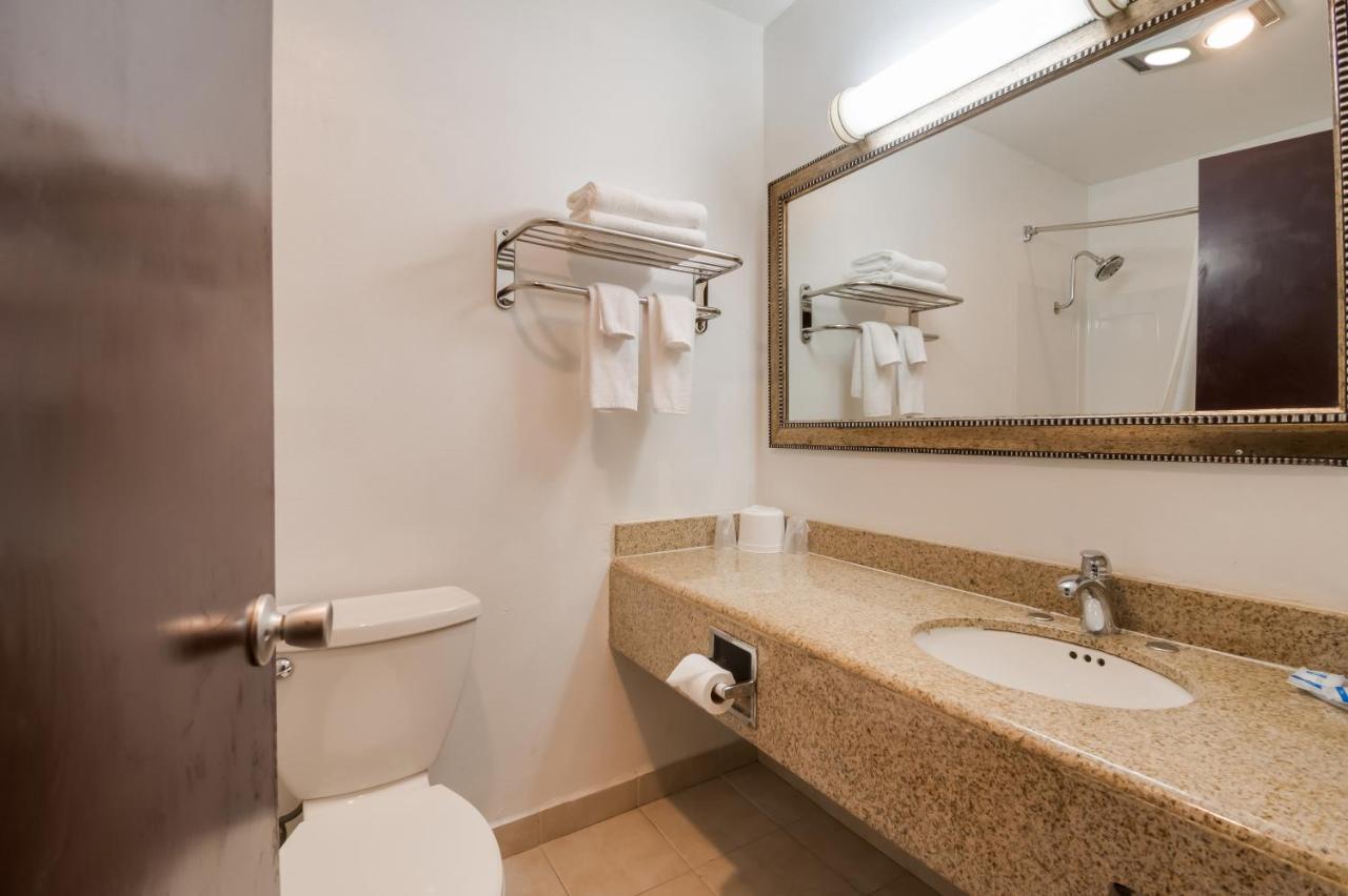 Rodeway & Hwy 217 & 26 W Hotel 2*