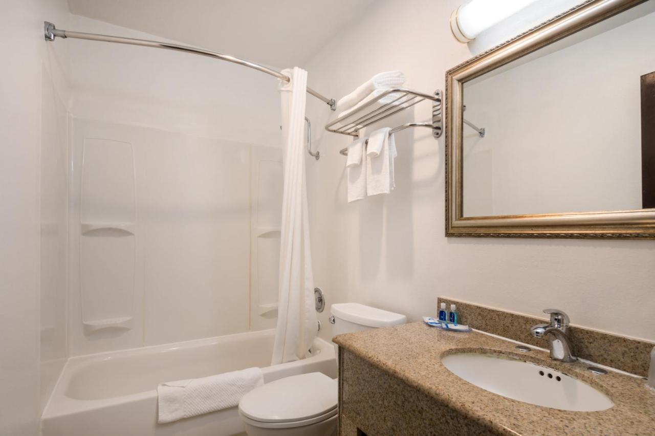 Hotel Rodeway & Hwy 217 & 26 W 2*